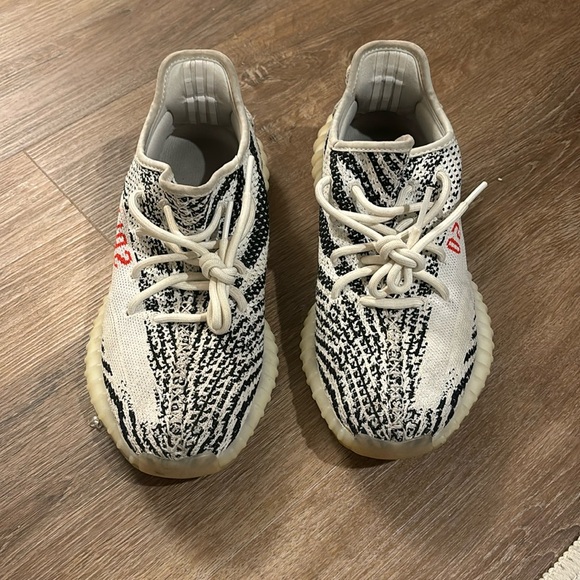 Selling these used adidas Yeezy Boost 350 V2 ‘Zebra’! - Picture 1 of 6